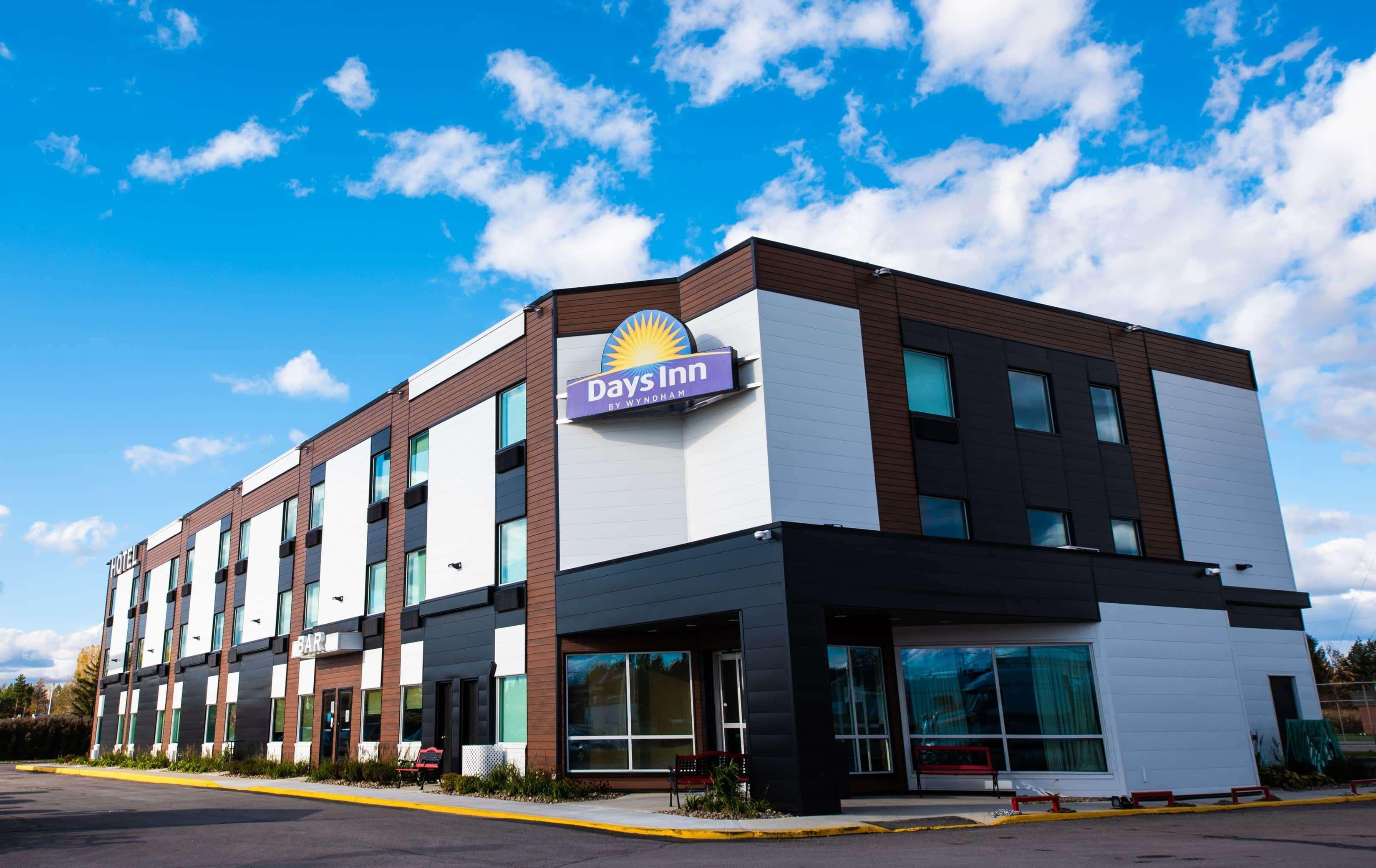 Days Inn By Wyndham Berthierville Kültér fotó